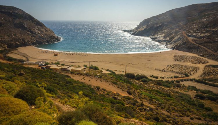 Άνδρος:-Εκεί-όπου-η-κυκλαδίτικη-φύση-συναντά-την-τέχνη-και-την-παράδοση