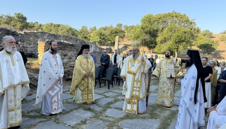Αρχιερατική-Θεία-Λειτουργία-στη-Βασιλική-του-Αγίου-Αχιλλίου-Πρεσπών-για-τα-1.400-χρόνια-του-Ακαθίστου-Ύμνου