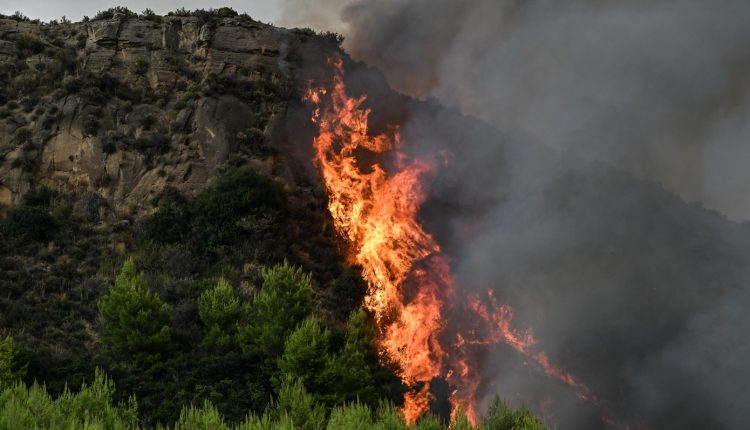 Πολύ-υψηλός-κίνδυνος-πυρκαγιάς-(κατηγορία-κινδύνου-4)-για-αύριο-Τρίτη-11/08
