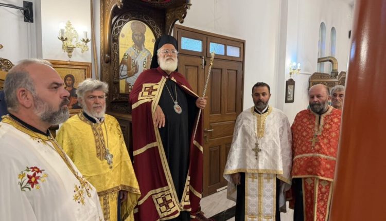 Ο-Μητροπολίτης-Αρκαλοχωρίου-στον-πανηγυρίζοντα-Ιερό-Ναό-Αγίου-Μύρωνος-στο-Καστρί-Βιάννου