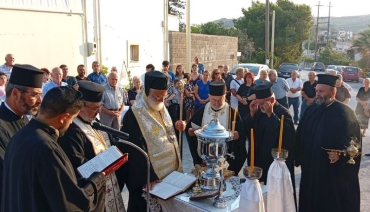 Θυρανοίξια-Παρεκκλησίου-που-είχε-υποστεί-ζημιές-από-τον-σεισμό-του-2021-τέλεσε-ο-Αρκαλοχωρίου-Ανδρέας