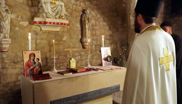 Η-εορτή-του-Αγίου-Όλαφ-σε-ιστορική-κρύπτη-του-Λονδίνου