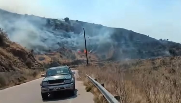 Χωρίς-ενεργό-μέτωπο-η-πυρκαγιά-στα-Σήμαντρα-Πολυγύρου-στη-Χαλκιδική