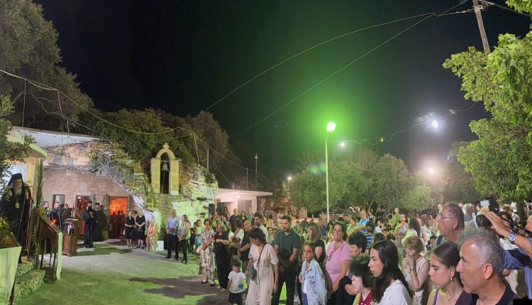 Ο-Κισάμου-Αμφιλόχιος-στην-πανήγυρη-του-Προσκυνήματος-των-Αγίων-Φωτίου-και-Ανικήτου-στα-Φαλάσαρνα