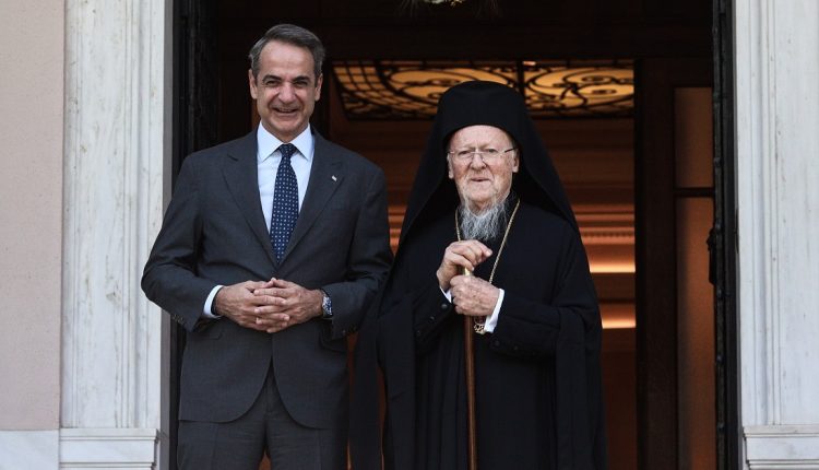 Τηλεφωνική-επικοινωνία-Οικ-Πατριάρχη-Κ.-Μητσοτάκη:-Τα-περαστικά-για-το-μικρό-ατύχημα-και-η-πρόσκληση-για-τον-γάμο-το-γιού-του