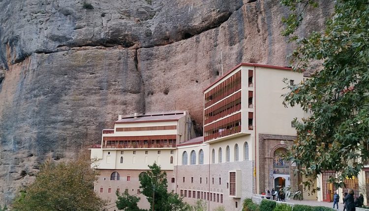 Αφιέρωμα-στην-Ιερά-Μονή-Μεγάλου-Σπηλαίου-Καλαβρύτων