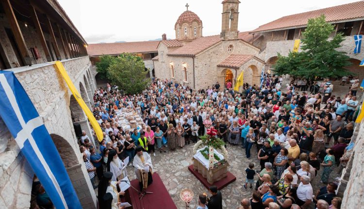 Ο-Εσπερινός-της-Κοιμήσεως-της-Θεοτόκου-στην-Μεσσηνία