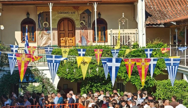Πλήθος-πιστών-στη-Μονή-Γηροκομείου-για-τον-Δεκαπενταύγουστο