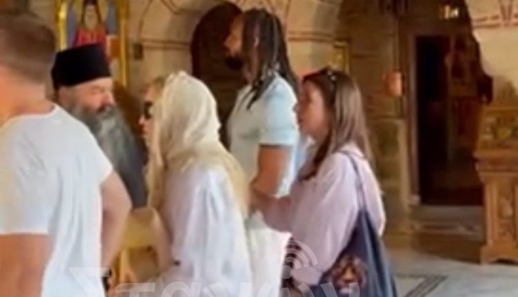 Η-ιδιωτική-επίσκεψη-της-Μαντόνα-στα-Μετέωρα-–-Οι-εικόνες-από-την-Ιερά-Μονή-Βαρλαάμ