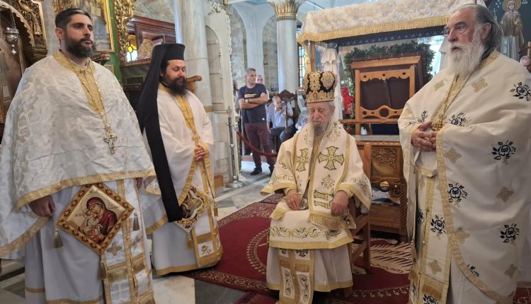 Ο-Μητροπολίτης-Καρυστίας-στον-Ιερό-Ναό-της-Παναγίας-Λιαουτσάνισσας-Κύμης