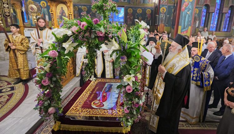Τα-Εγκώμια-του-Επιταφίου-της-Θεοτόκου-στον-Ιερό-Μητροπολιτικό-Ναό-Κοιμήσεως-της-Θεοτόκου-Αλεξανδρείας