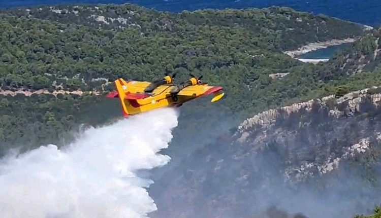 Βελτιωμένη-η-εικόνα-της-φωτιάς-στη-Σκύρο-–-«Υπάρχει-εκτίμηση-για-εμπρησμό»-λέει-ο-Δήμαρχος
