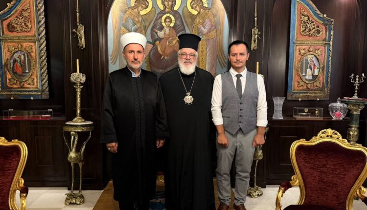 Ο-Μουφτής-Διδυμοτείχου-στο-Επισκοπείο-για-ευχές