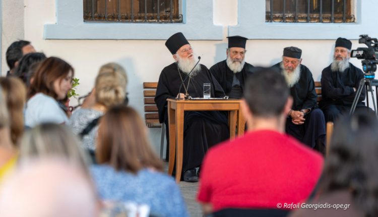 Πνευματική-σύναξη-Γέροντος-Εφραίμ-με-πιστούς-στο-Πόρτο-Λάγος-(ΦΩΤΟ)