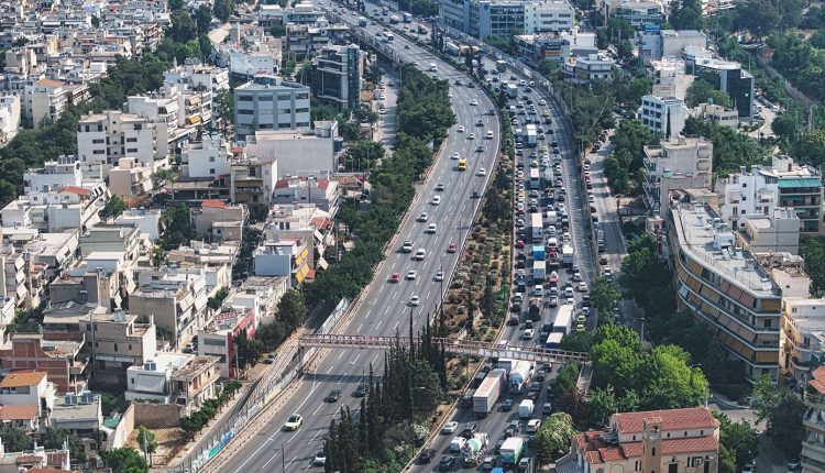 Τροχαίο-στον-Κηφισό,-στο-ύψος-της-Μεταμόρφωσης-–-Μποτιλιάρισμα-στο-σημείο