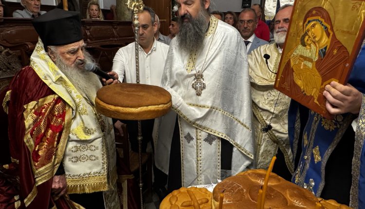 Ο-Μητροπολίτης-Μηθύμνης-Χρυσόστομος-στην-Παναγία-της-Πέτρας