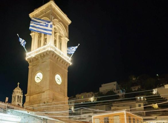 Η-πανήγυρη-του-Καθεδρικού-Ναού-Κοιμήσεως-της-Θεοτόκου-στην-Ύδρα