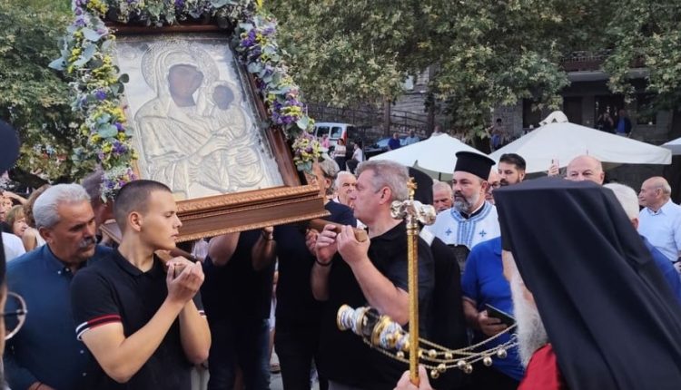 Η-Ιερά-eικόνα-της-Παναγίας-Κορωνιωτίσσης-και-της-Τιμίας-Κάρας-του-Ιερομάρτυρος-Σεραφείμ-στο-Μορφοβούνι-Καρδίτσας
