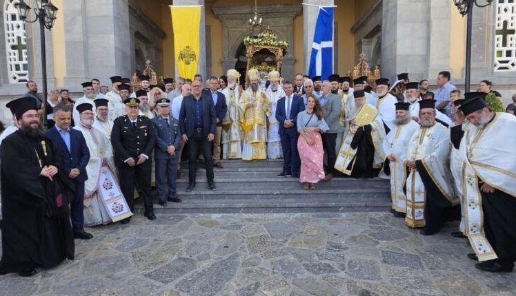 Λαμπρός-εορτασμός-της-Κοιμήσεως-της-Θεοτόκου-στη-Μεγάλη-Παναγιά-Νεαπόλεως