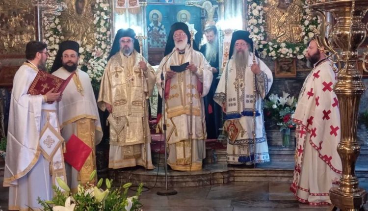 Τρισαρχιερατική-Θεία-Λειτουργία-στην-Παναγία-της-Αγιάσου