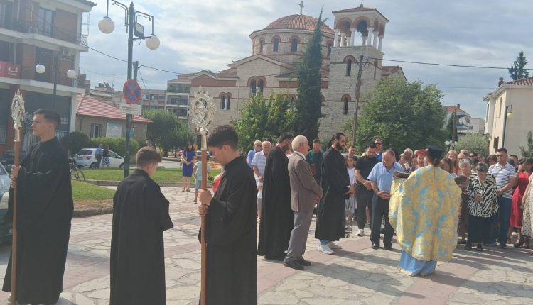 Η-εορτή-της-Κοιμήσεως-της-Θεοτόκου-στον-Ιερό-Ναό-Παναγίας-Φανερωμένης-Τρικάλων