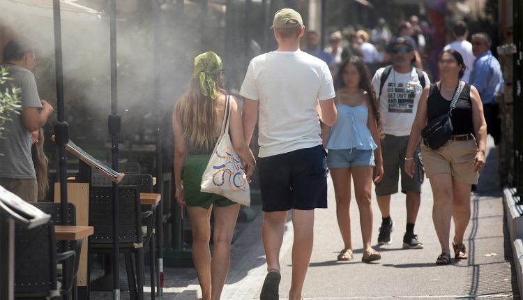 «Ό,τι-δεν-έκανε-ο-καιρός-όλο-το-καλοκαίρι,-θα-το-κάνει-το-τρίτο-δεκαήμερο-του-Αυγούστου»-–-Τι-λένε-οι-μετεωρολόγοι-για-το-κύμα-ζέστης