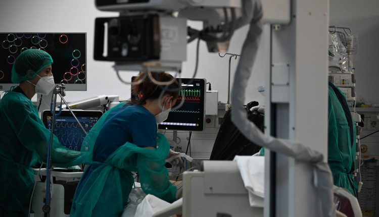Βγήκε-από-τη-ΜΕΘ-μετά-από-34-ημέρες-η-20χρονη-Ραφαέλλα-που-παρασύρθηκε-από-ΙΧ-έξω-από-το-ΙΤΕ-στο-Ηράκλειο