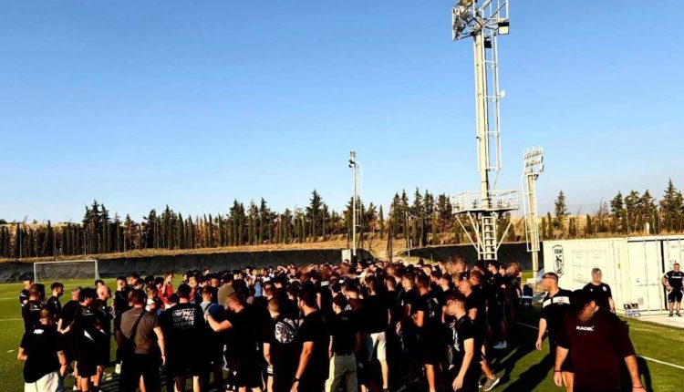 ΠΑΟΚ:-Οπαδοί-στην-προπόνηση-πριν-τη-Μπραν-–-«Φέρτε-μας-την-πρόκριση»