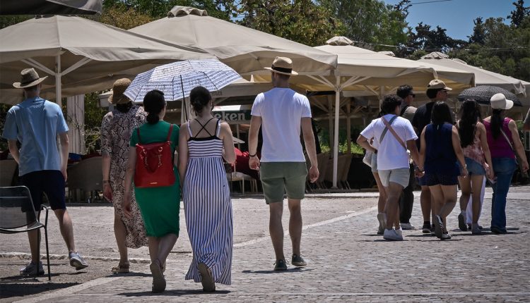 Σε-συνθήκες-ακραίας-ζέστης-η-χώρα:-Έως-42-βαθμούς-ο-υδράργυρος-–-Πότε-θα-κορυφωθούν-τα-φαινόμενα-–-Ξανά-στα-7-μποφόρ-οι-άνεμοι