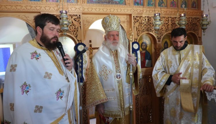 Αρχιερατική-ιερουργία-στον-Ιερό-Ναό-Αγίου-Δημητρίου-στη-Μύκονο