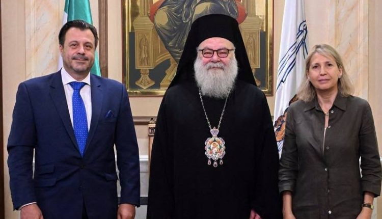 Ο-Πατριάρχης-Αντιοχείας-υποδέχεται-τον-πρέσβη-της-Ελλάδας-στη-Συρία