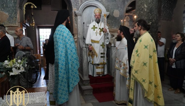 Τέλεση-Αρχιερατικής-Θείας-Λειτουργίας-στον-Ενοριακό-Βυζαντινό-Ιερό-Ναό-Αγίων-Δώδεκα-Αποστόλων