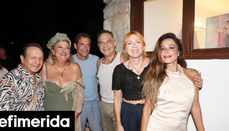 Το-αδιαχώρητο-στην-Επίδαυρο-για-τη-«Λυσιστράτη»:-Ποιοι-πήγαν-στο-Αρχαίο-Θέατρο,-δείτε-φωτογραφίες