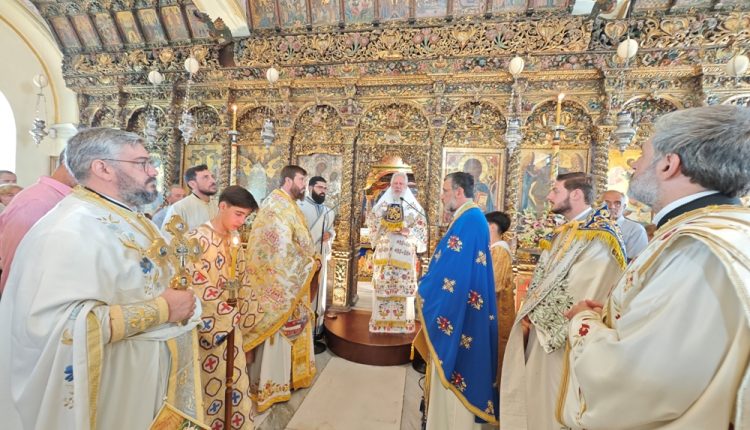 Σύρου-Δωρόθεος:-Τα-νέα-παιδιά-να-κρατήσουν-πίστη-και-παράδοση