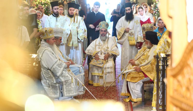 Νέα-Μηχανιώνα:-Πλήθος-πιστών-στην-πανήγυρη-της-Παναγίας-Φανερωμένης
