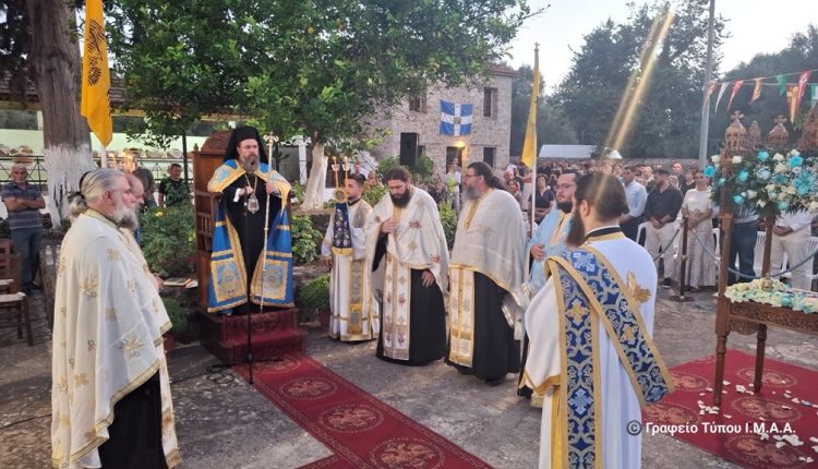 Αιτωλίας-Δαμασκηνός:-Η-Παναγία-βρίσκεται-ταυτόχρονα-τόσο-ψηλά-και-τόσο-κοντά-στον-άνθρωπο