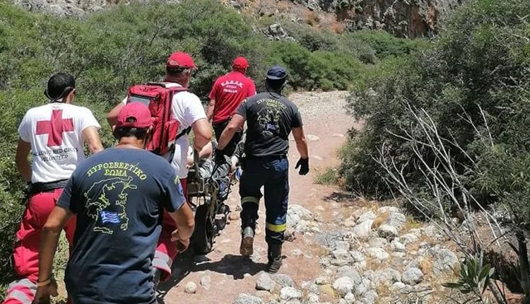Τραγωδία-στα-Φαλάσαρνα:-Νεκρή-41χρονη-τουρίστρια-που-κατέρρευσε-σε-μονοπάτι