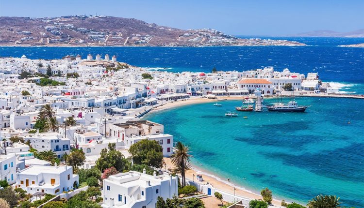 Τραγωδία-στη-Μύκονο:-Νεκρός-τουρίστας-στην-Ψαρρού-–-Οι-δραματικές-προσπάθειες-να-σωθεί