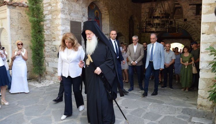 Επίσκεψη-της-Προέδρου-της-Βουλγαρίας-στην-Ιερά-Μονή-Μπάτσκοβο