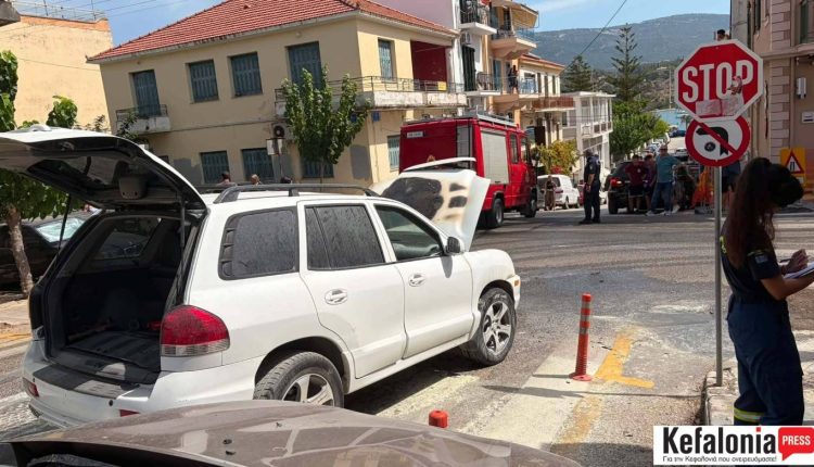 Φωτιά-σε-ΙΧ-εν-κινήσει-στο-κέντρο-του-Αργοστολίου
