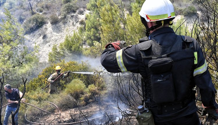 Βελτιωμένη-η-εικόνα-της-φωτιάς-στον-Άγιο-Βλάσιο-Βοιωτίας