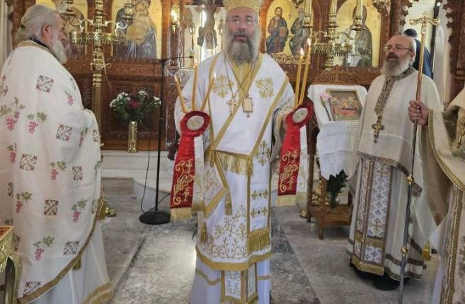 Ο-Μητροπολίτης-Ρεθύμνης-στον-Ιερό-Ναό-Αγίας-Τριάδος-Βαλσαμονέρου