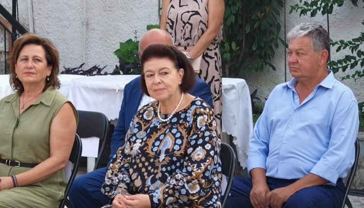 Στην-Ι-Μ.-του-Αγίου-Ιωάννη-Προδρόμου-στη-Βομβοκού-Ναυπακτίας-η-Λίνα-Μενδώνη