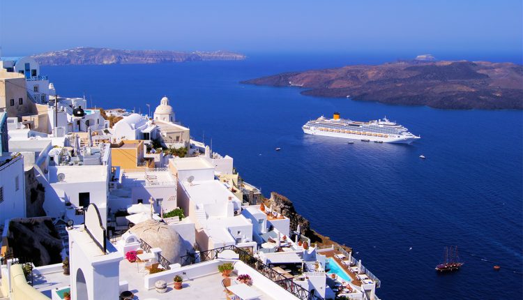 Σαντορίνη:-Από-τα-75-κρεβάτια-και-χωρίς-λιμάνι,-στην-κορυφή-του-παγκόσμιου-τουρισμού