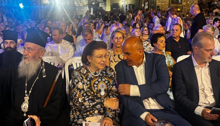 Λ.-Μενδώνη-από-Ναύπακτο:-Το-ΥΠΠΟ-υλοποιεί-τα-τελευταία-7-χρόνια-περισσότερα-από-900-έργα-σε-όλη-την-Ελλάδα