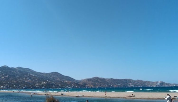 Έμπειρος-σέρφερ-αγνοείται-στην-Αμμουδάρα-Λασιθίου-–-Βρέθηκαν-προσωπικά-του-αντικείμενα-κοντά-στη-νήσο-Ντία