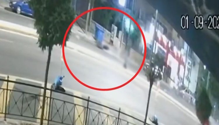 Νέα-δεδομένα-για-το-τροχαίο-στη-Λεωφόρο-Αλεξάνδρας-με-τρεις-νεκρούς:-Έκανε-αναστροφή-η-μηχανή-με-τις-δύο-νεαρές