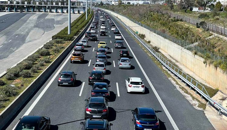 «Μαύρος»-Αύγουστος-στους-δρόμους-της-Αττικής:-14-νεκροί-και-397-τραυματίες-σε-346-τροχαία,-σύμφωνα-με-την-ΕΛΑΣ.