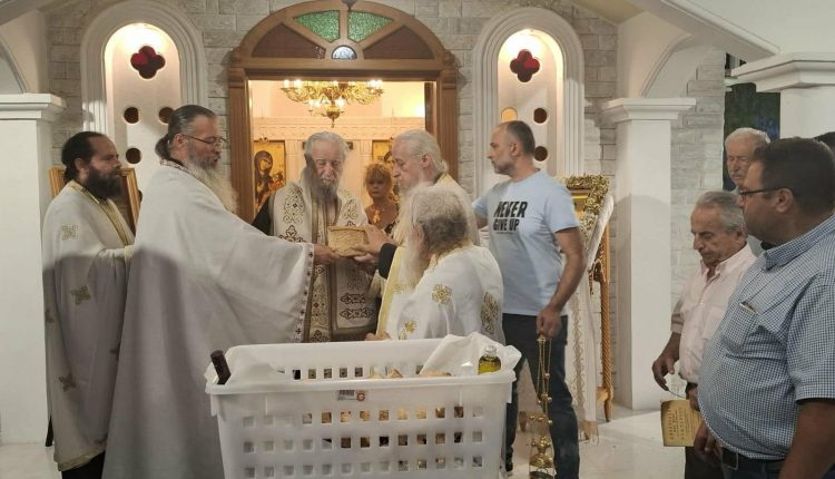 Αρχιερατικός-Εσπερινός-Ανακομιδής-Λειψάνων-Αγίου-Νεκταρίου-στο-Κέντρο-Υγείας-Αλιβερίου