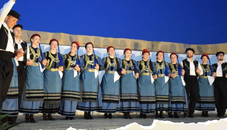 Παραδοσιακοί-χοροί-και-χορωδία-στους-«Δόλοπες»-στη-Μεταμόρφωση